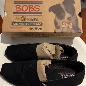 Bob's for Skechers with memory foam Peace &. Love black slip ins like new.